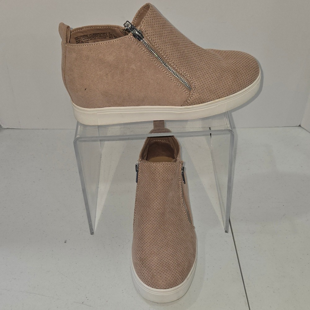 Time and Tru Womens 9W Taupe Perforated Wedge Sneaker Booties WWTT20AM400